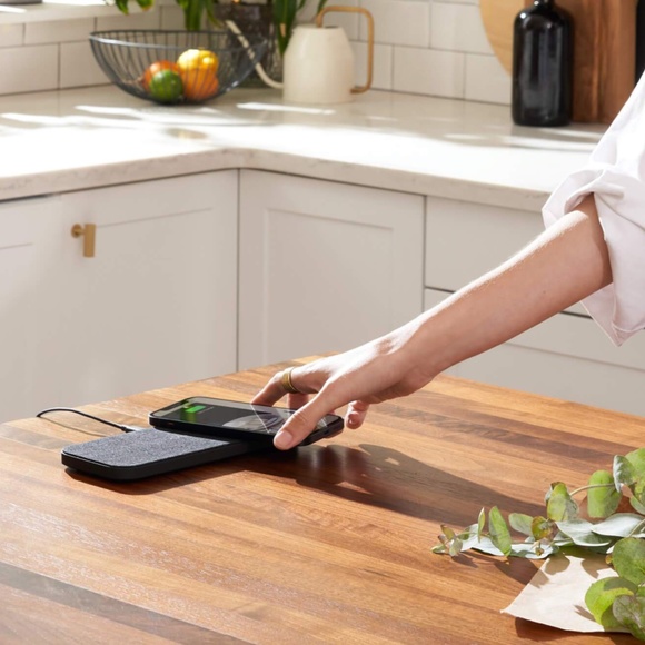 NEW Courant Catch:2 Multi-Device Wireless Charger Charcoal - Picture 6 of 6